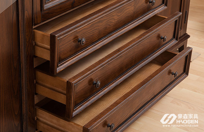 欧美卧室实木衣柜的清洁保养方法让你懂得保养的正确姿势